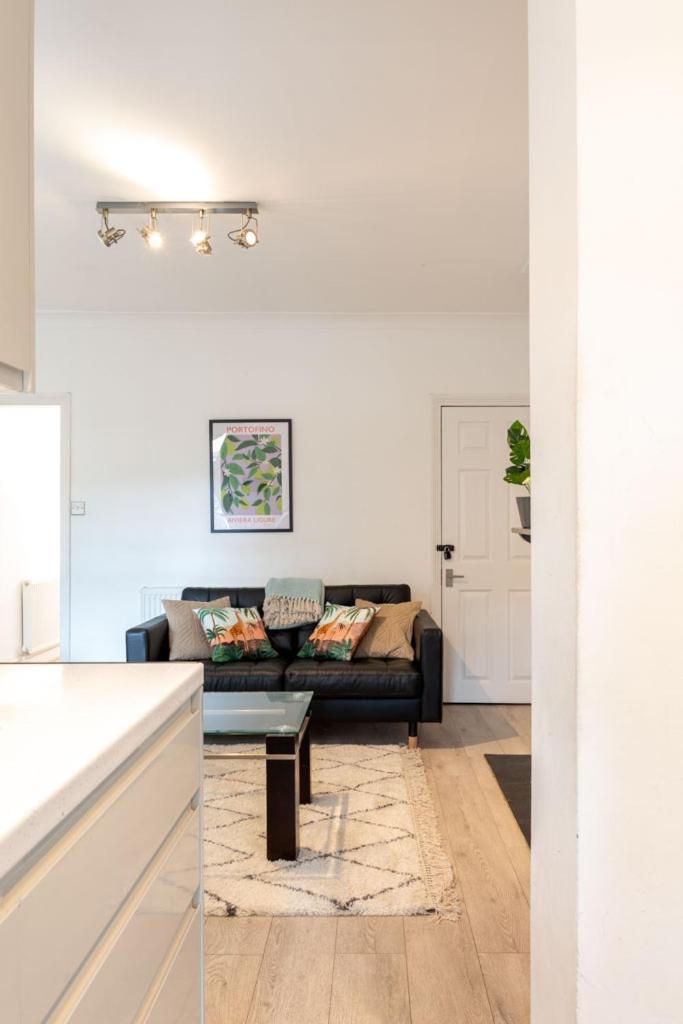 Stylish & Spacious City Centre 3-Bedroom Townhouse - Sleeps 6 Canterbury Exterior photo